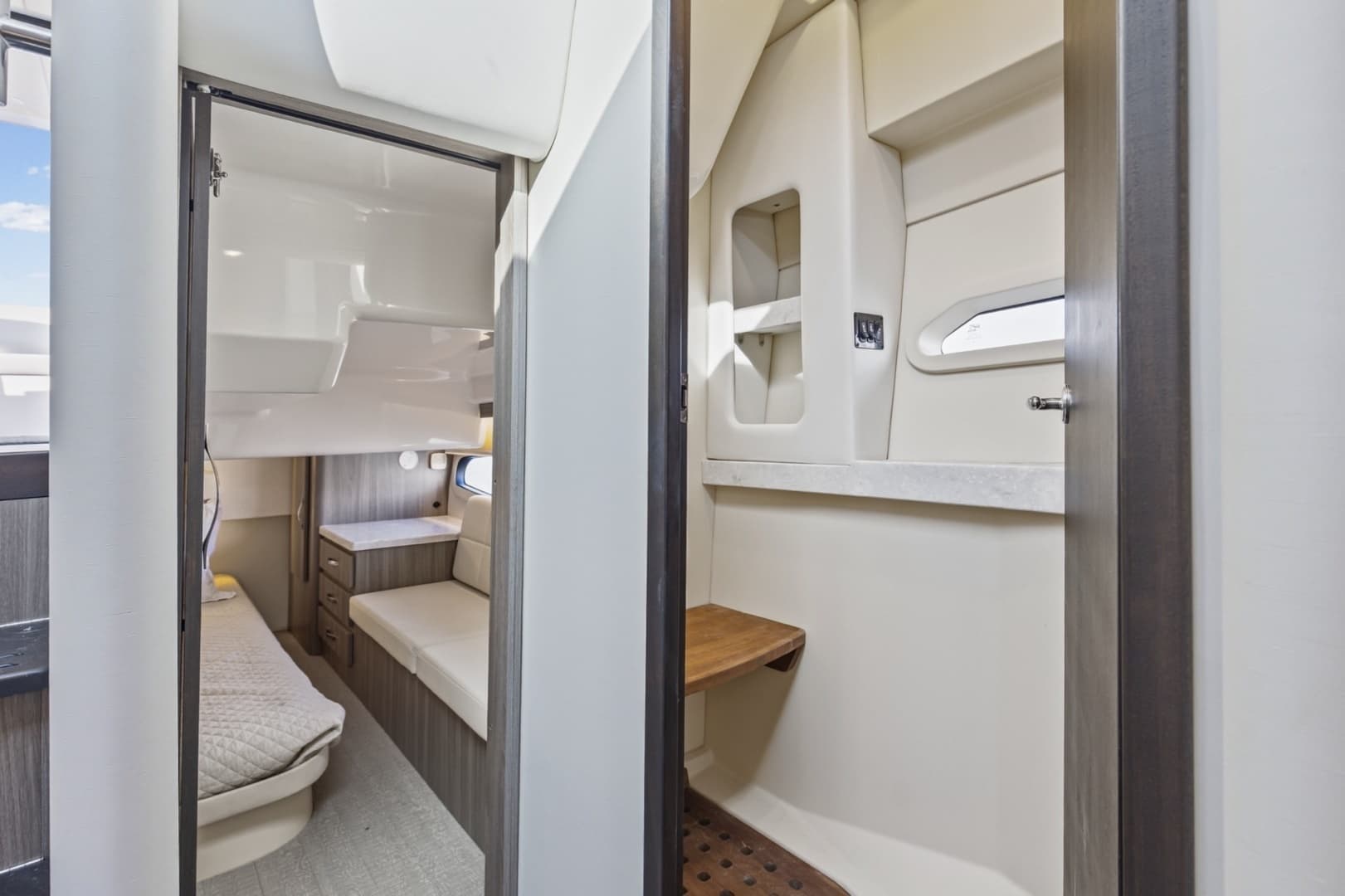 2020 Regal 38 XO - Image 31