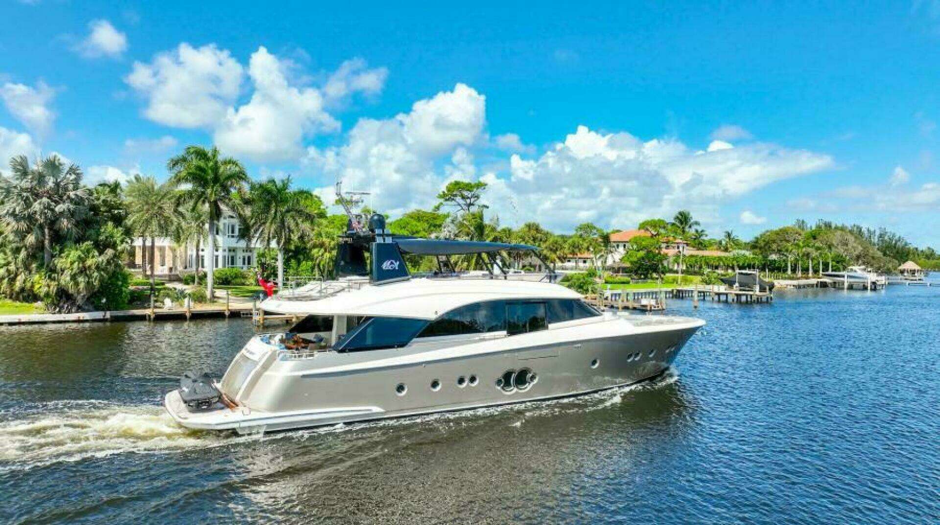 2015 Monte Carlo Yachts MCY86 - Image 5