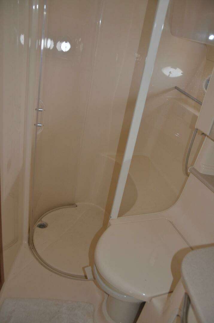 2001 Sea Ray 460 Sundancer - Image 57