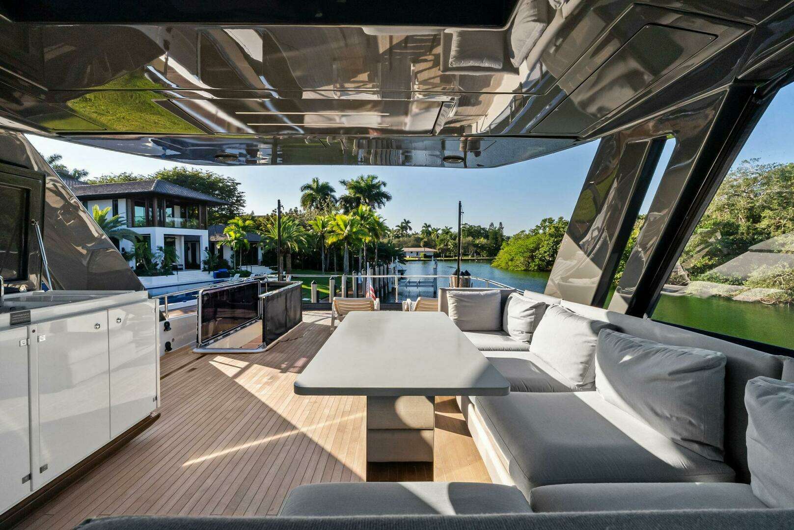 2019 Ferretti Yachts 780 - Image 20