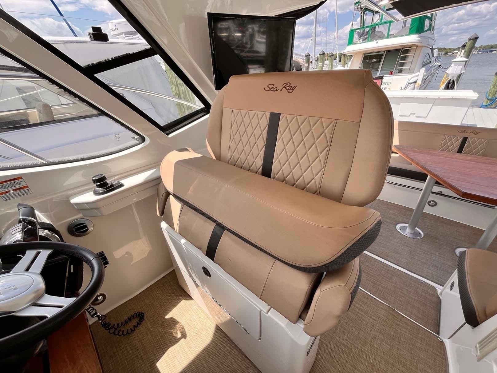 2018 Sea Ray Sundancer 350 Coupe - 74