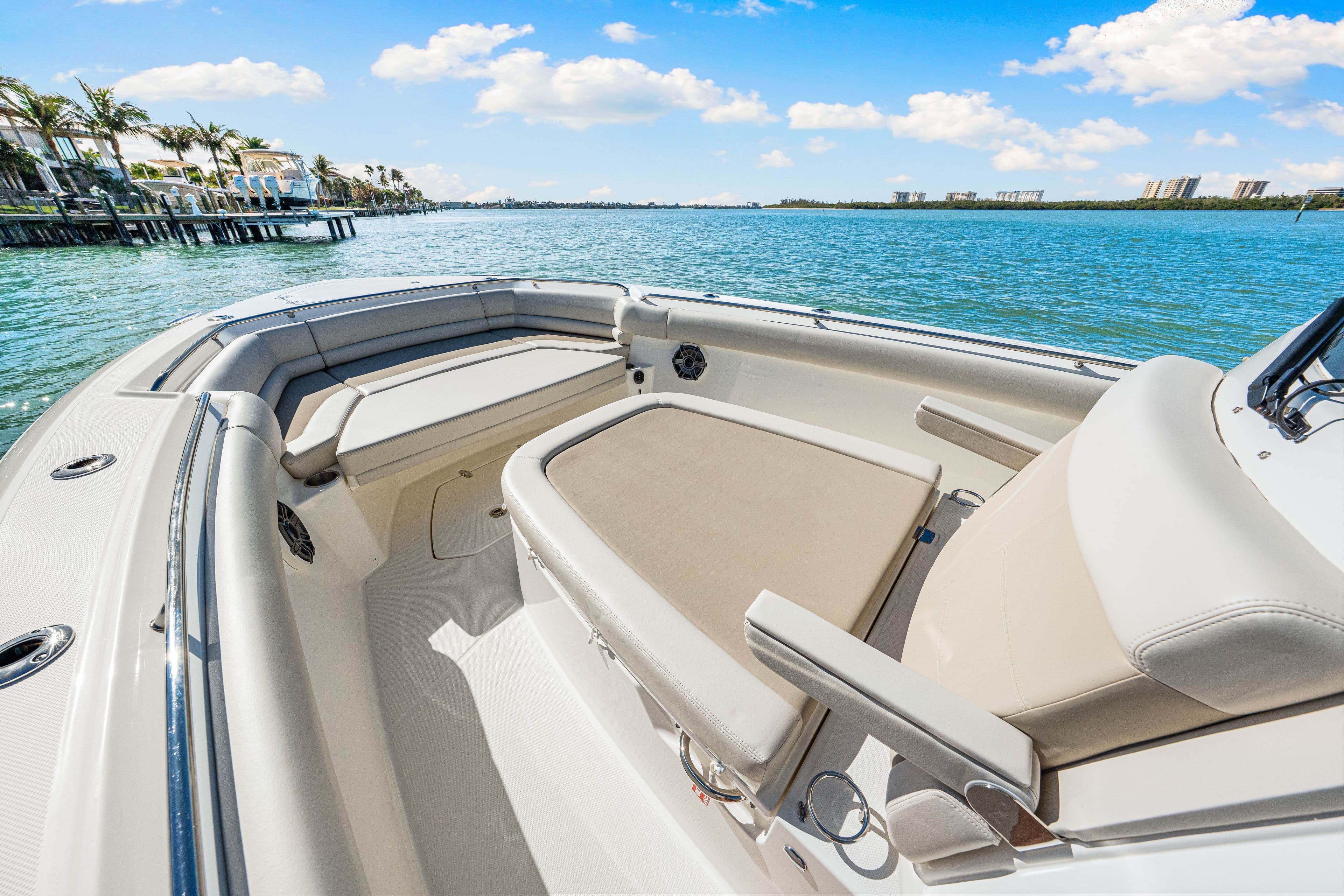 2026 Boston Whaler 330 Outrage - 61