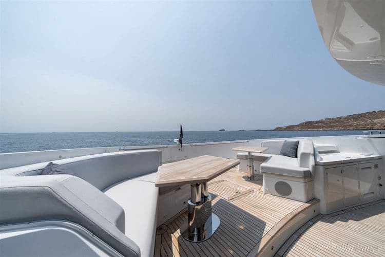 2026 Sunseeker 82 Ocean Enclosed - Image 29
