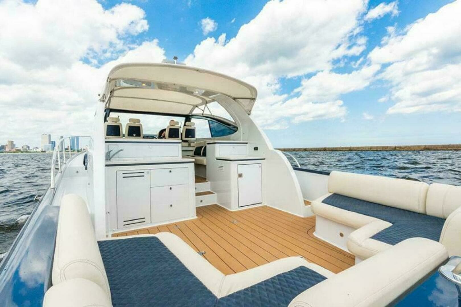 2019 Palm Beach Motor Yachts GT50 - Image 15