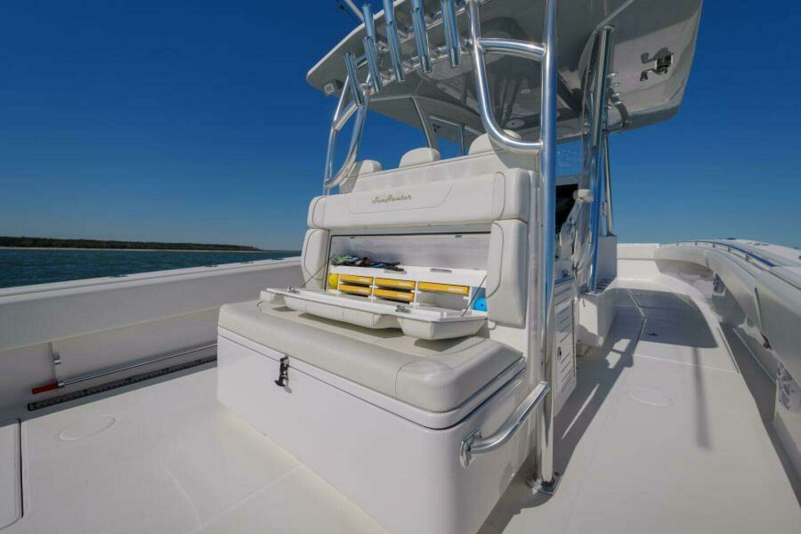 2023 SeaHunter 38 CTS - Image 37