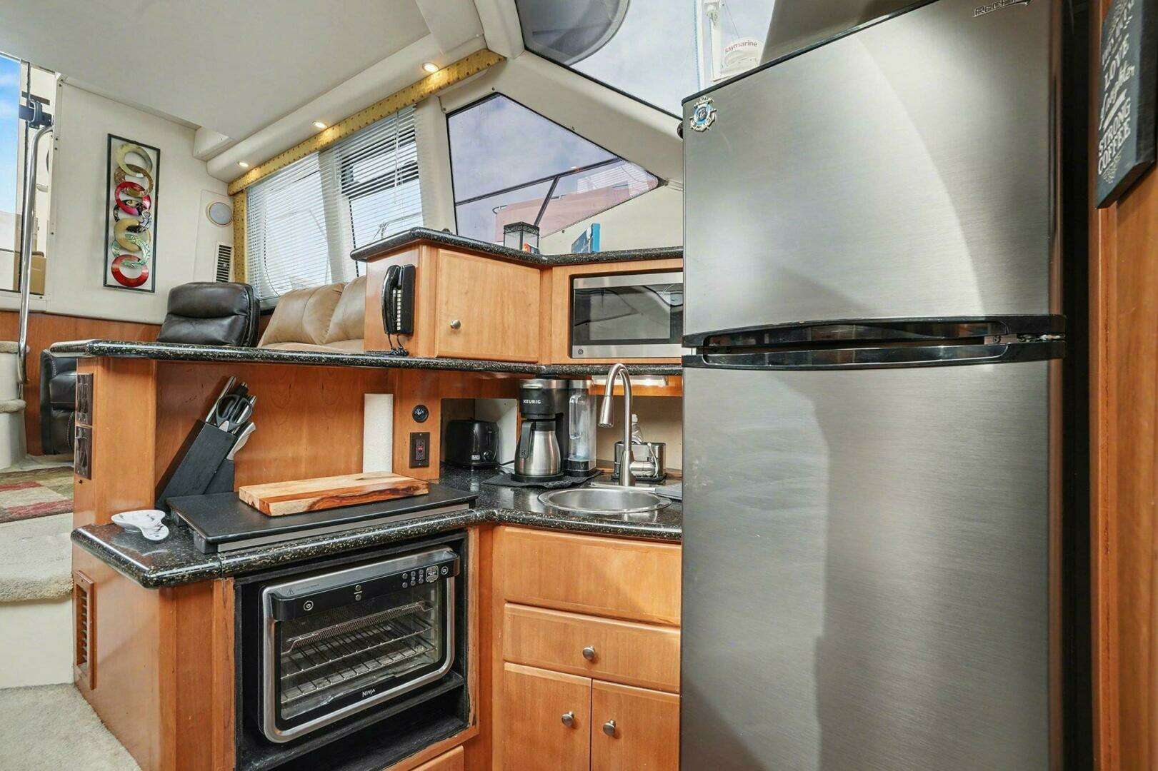 2001 Carver 356 - Image 7