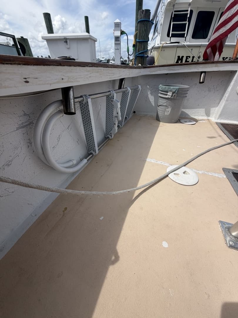 1985 Gulf Stream Yachts MORGAN 25 - Image 9