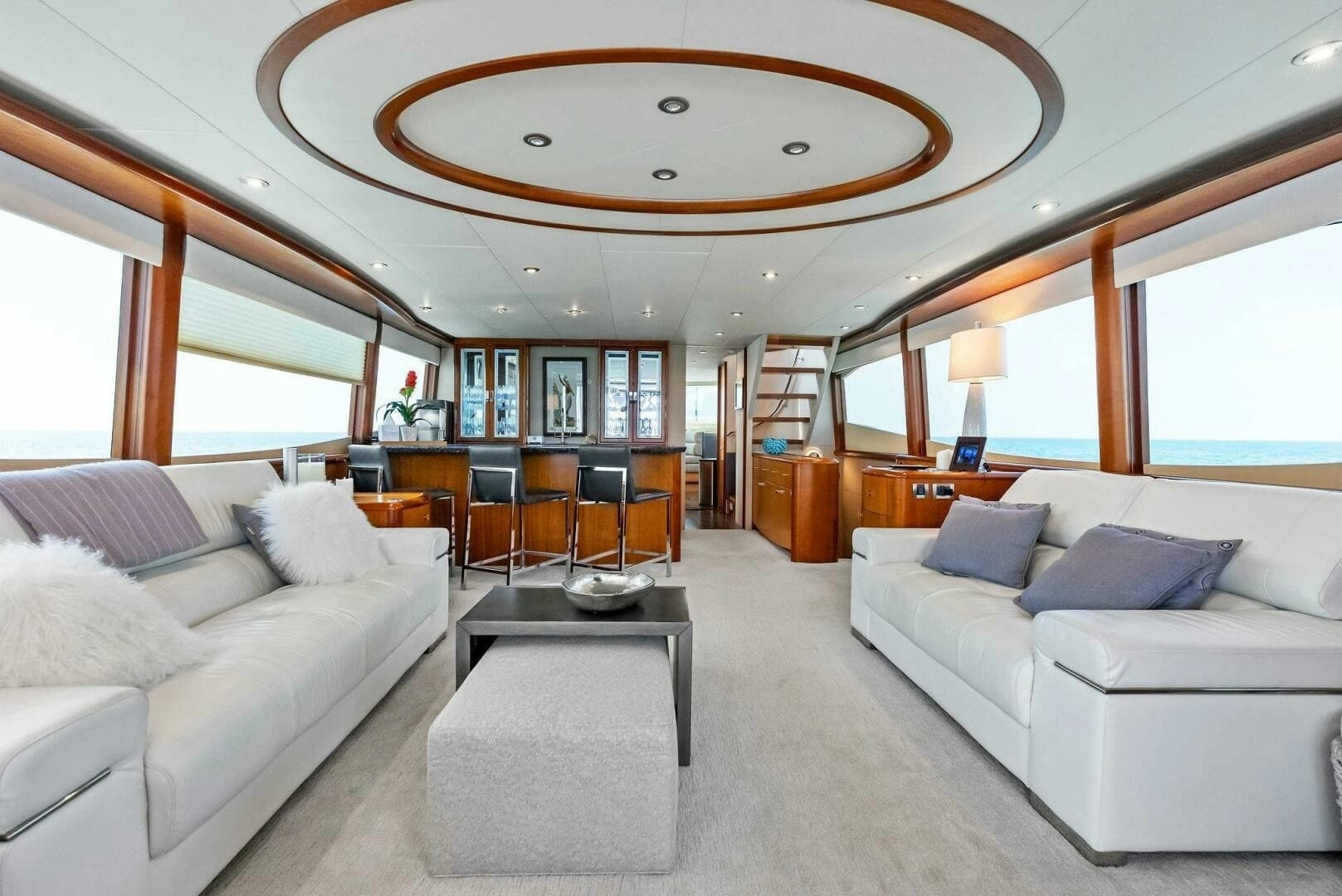 2006 Lazzara Yachts 84 Skylounge - Image 3