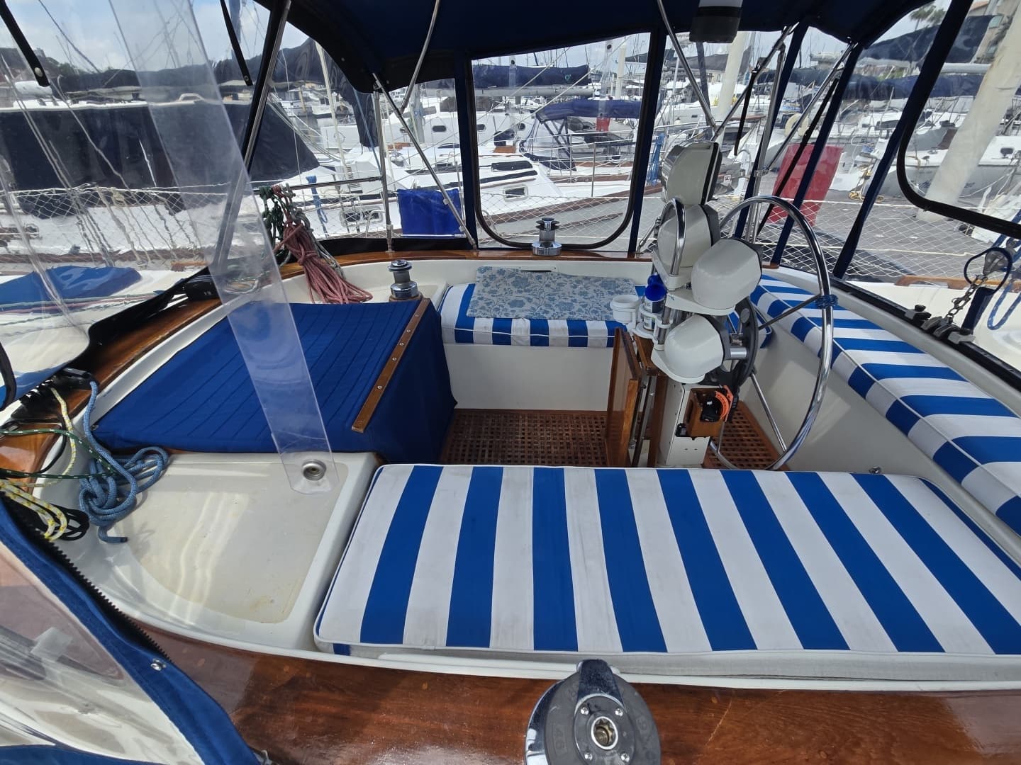 1985 Endeavour 42 CC - Image 30