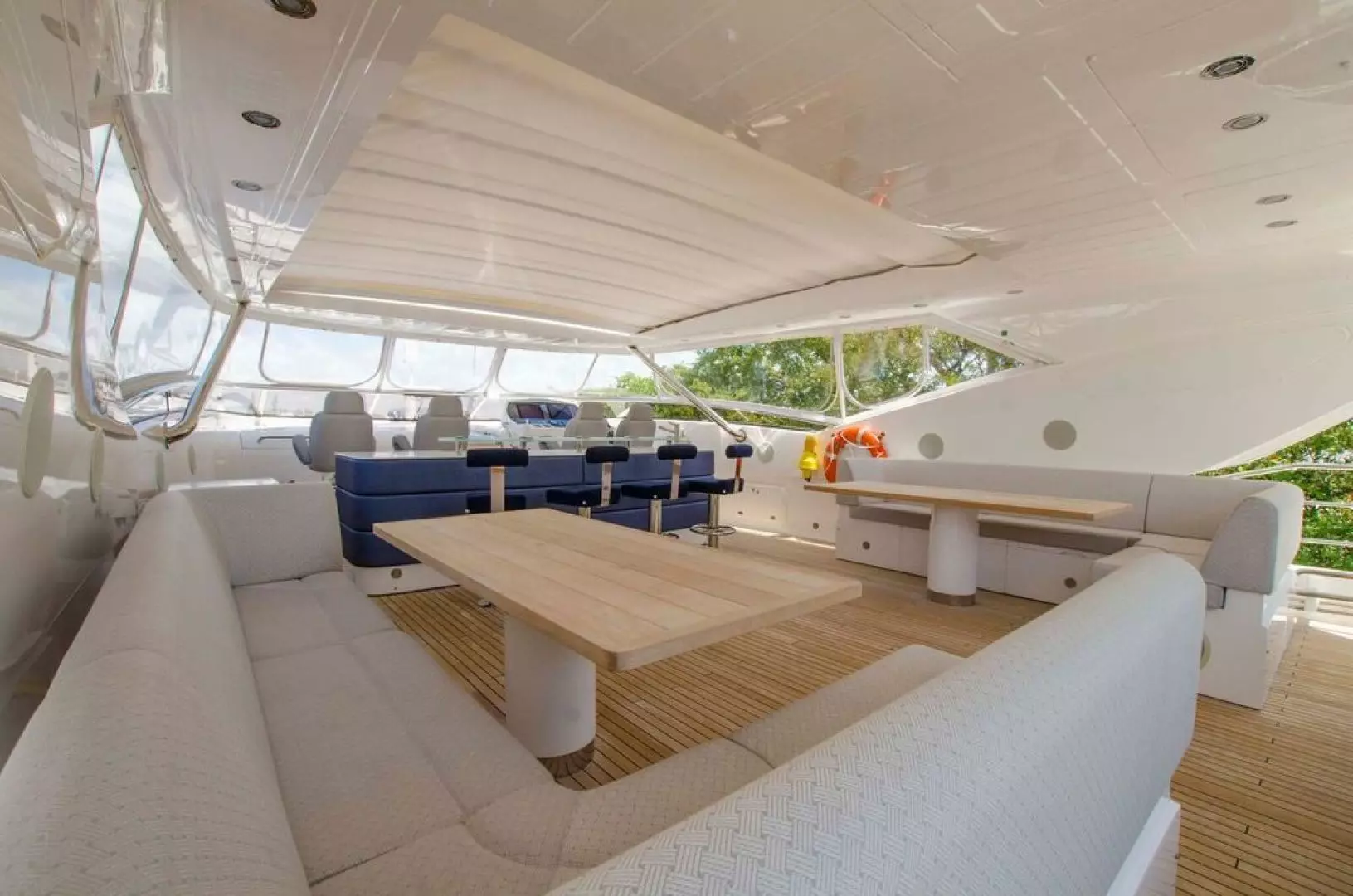 2015 Sunseeker Sport Yacht - Image 5