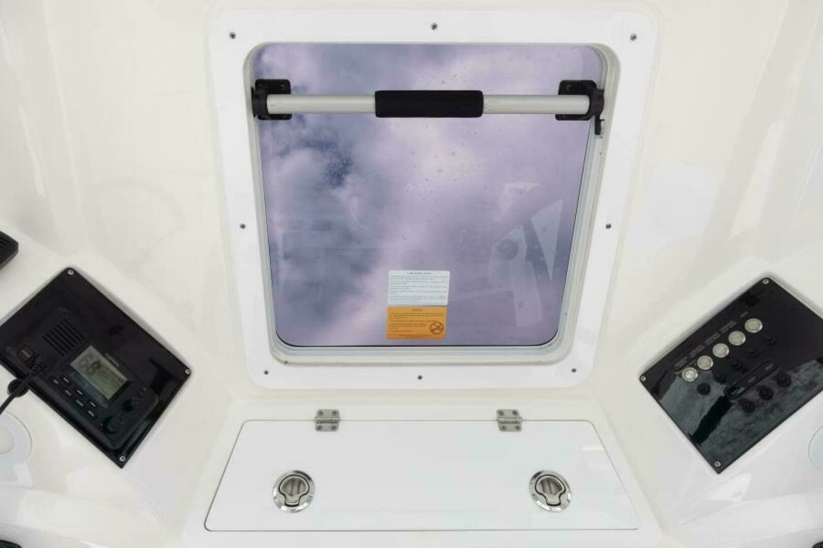 2027 Sea Fox 328 Commander - Image 34