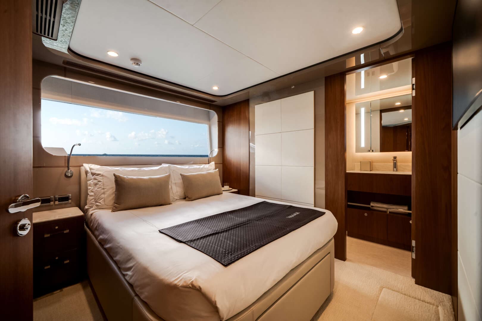 2026 Ocean Alexander 30R - Image 54