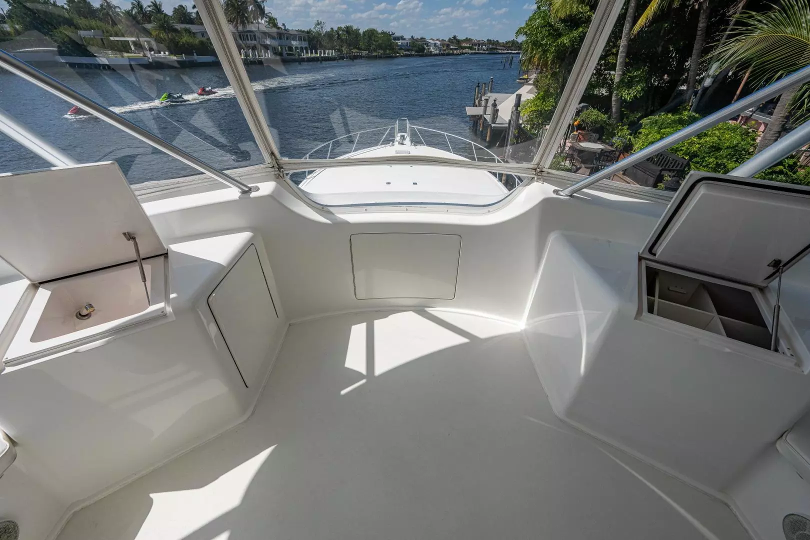 2005 Viking 74 Convertible - Image 42