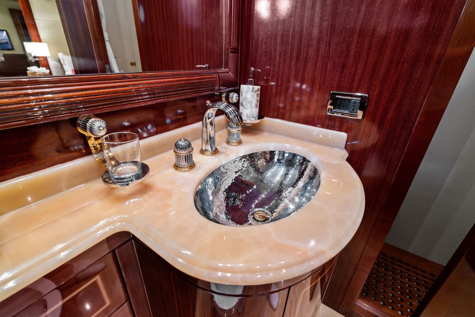 2005 Mangusta 130 - Image 91