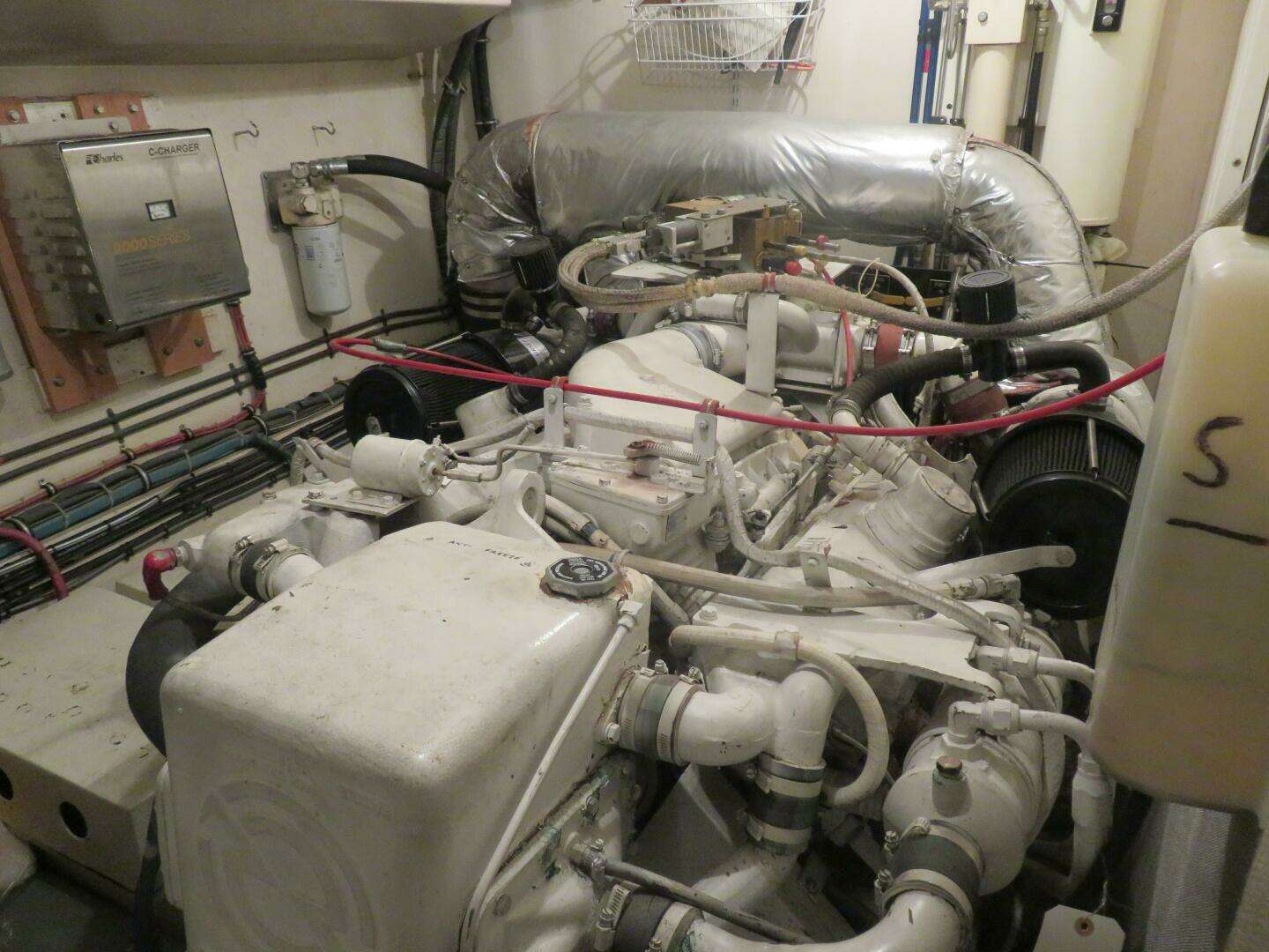 1986 Hatteras 58 Motor Yacht - Image 41