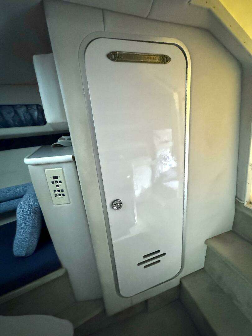 1994 Chaparral Signature 27 Cabin Cruiser - Image 70