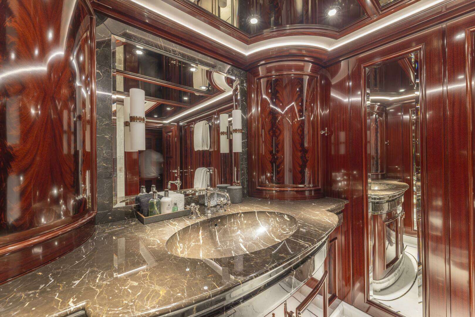 2014 Feadship 60 Meter Motor Yacht - Image 34