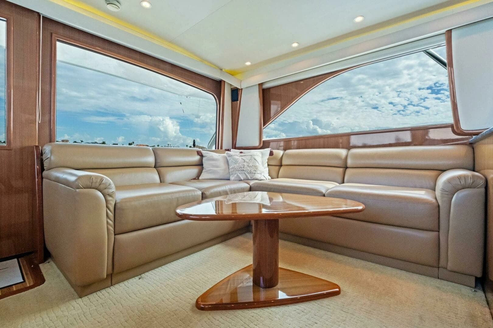 2006 Viking 56 Convertible - Image 7