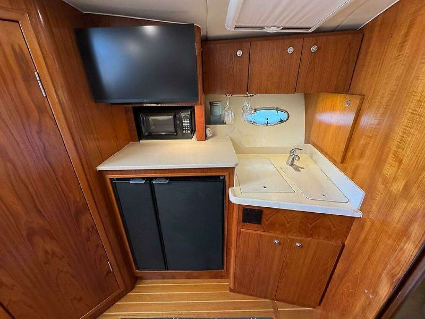 2000 Tiara Yachts 3500 Open - Image 28