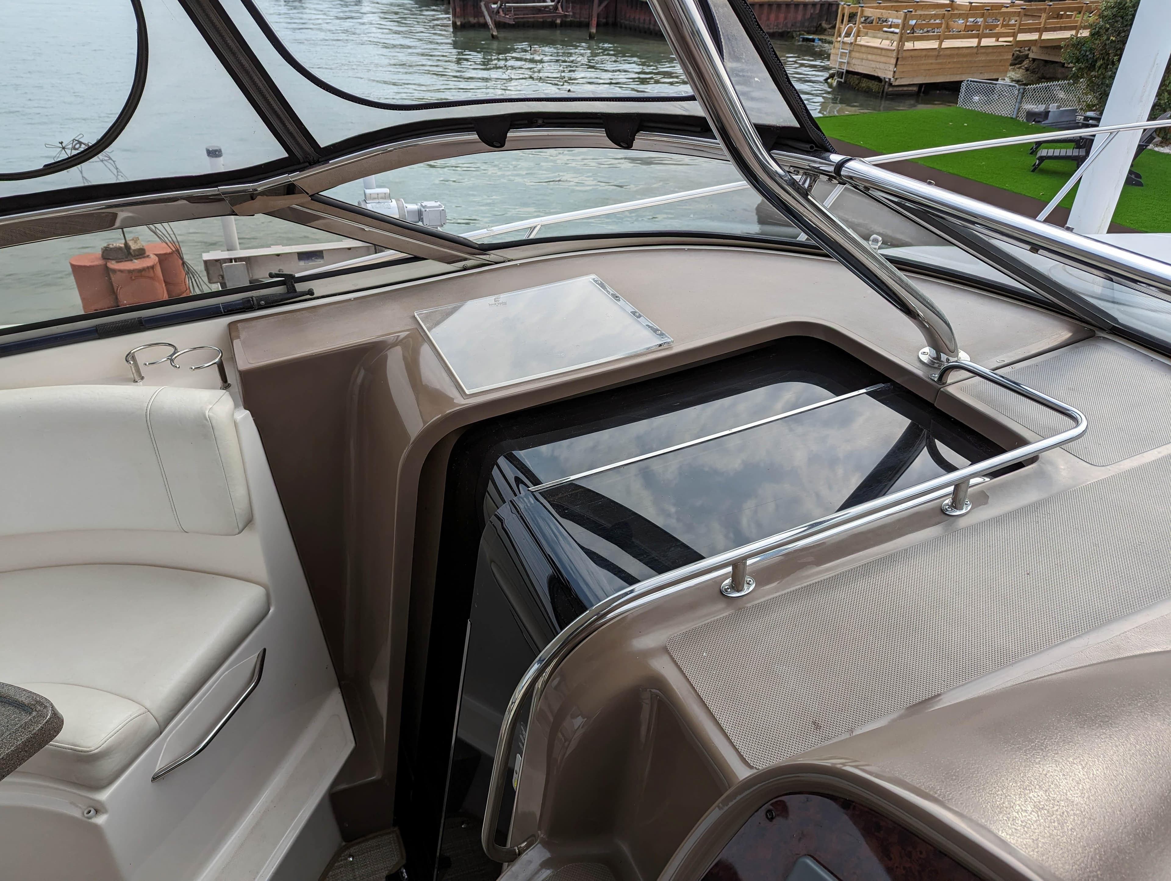 2006 Regal 3760 Sportyacht - 53