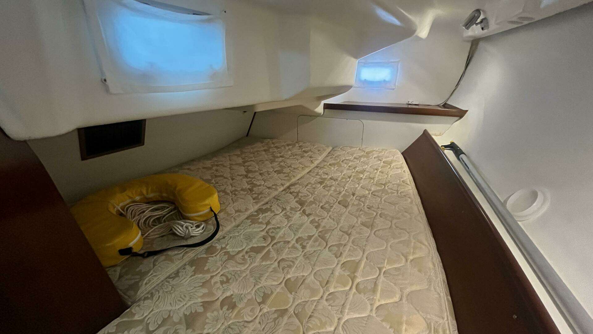 2006 Beneteau Oceanis 323 - Image 25