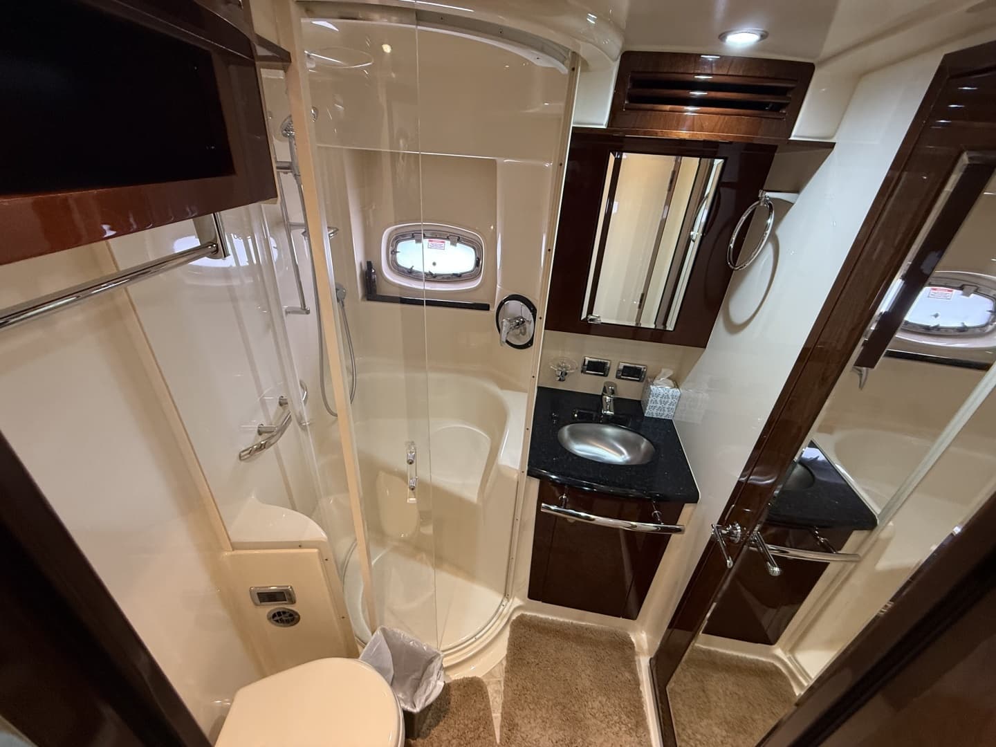 2009 Sea Ray 60 Sundancer - Image 42