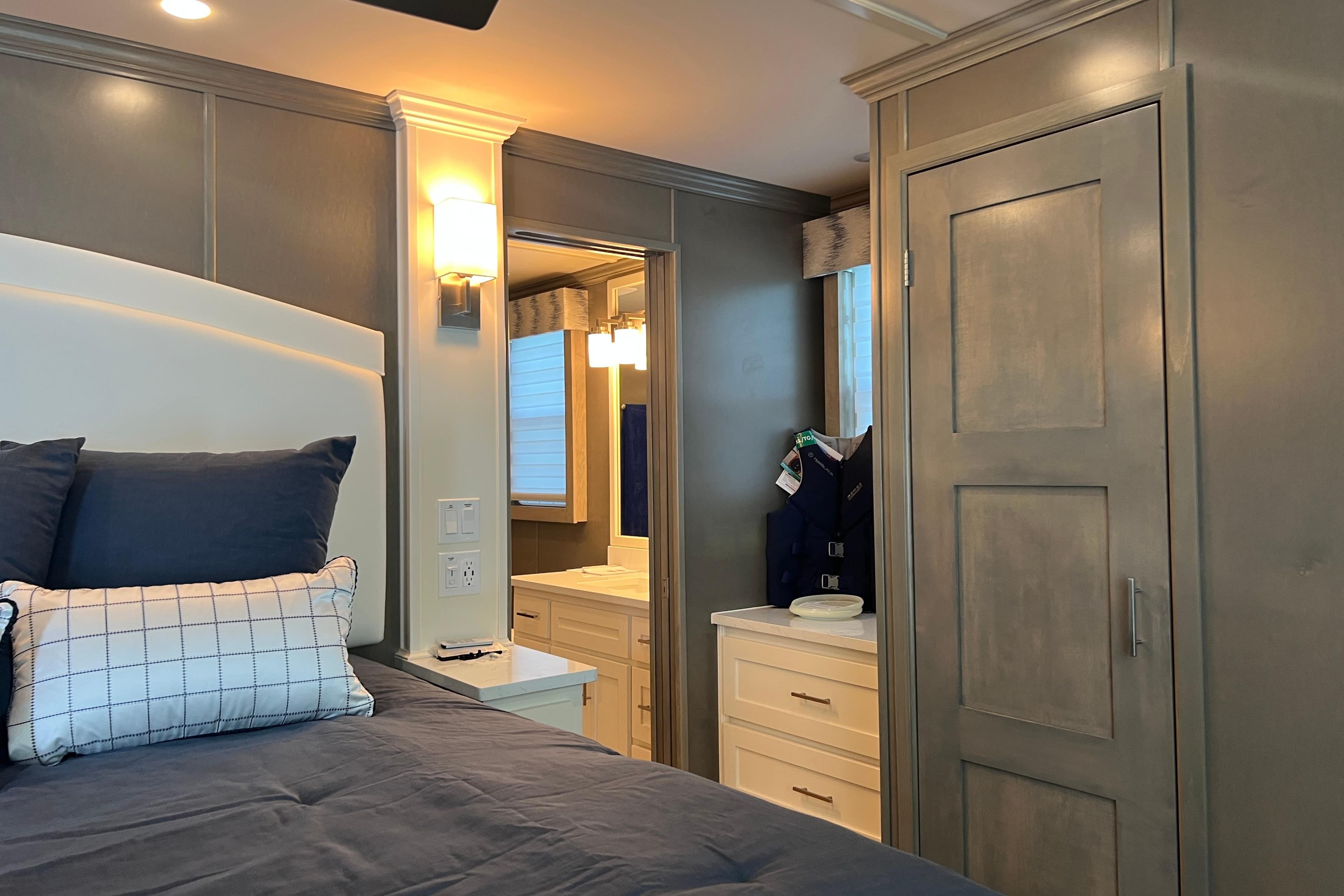 Luxurious Sumerset Luxe II 2026 bedroom interior with elegant lighting and modern cabinetry.