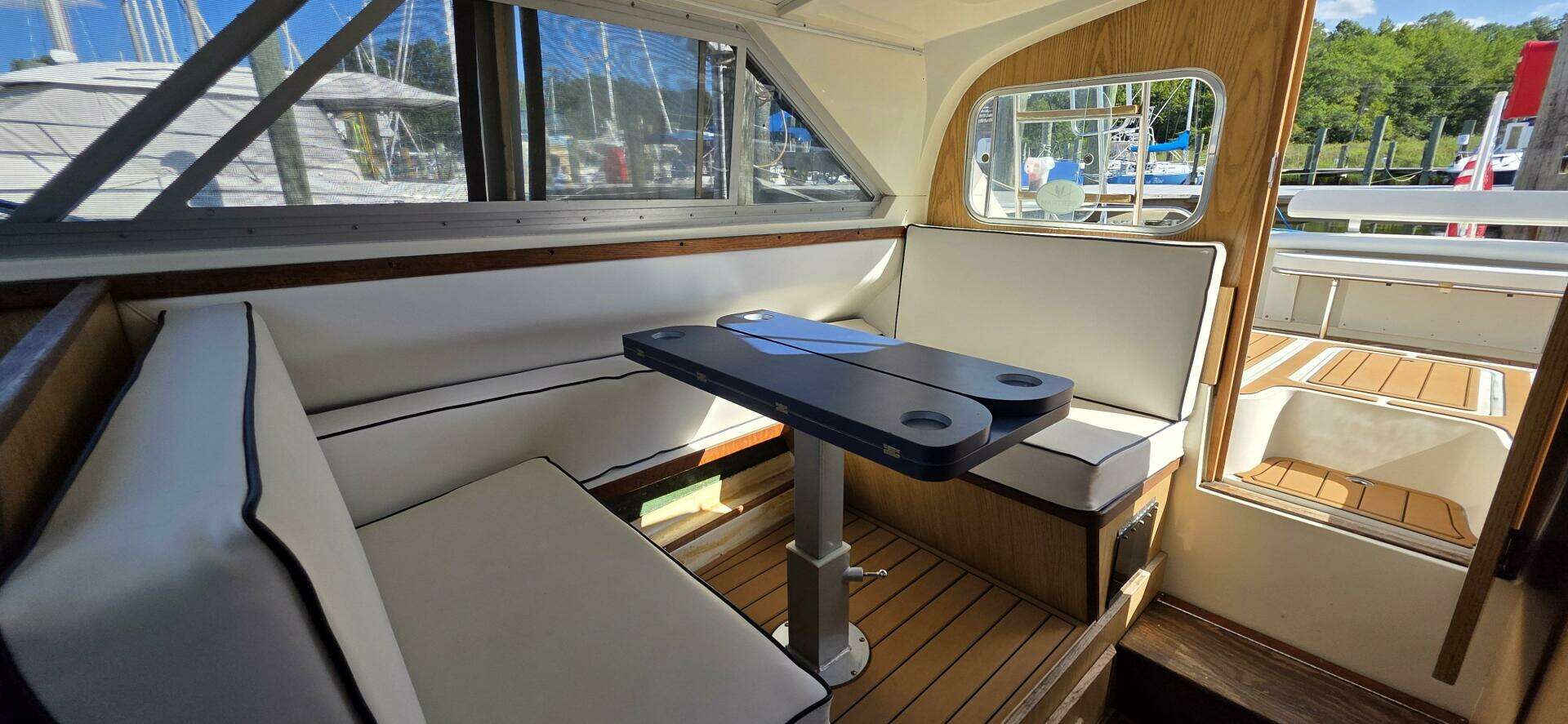 1983 Bertram 28 Flybridge - Image 17