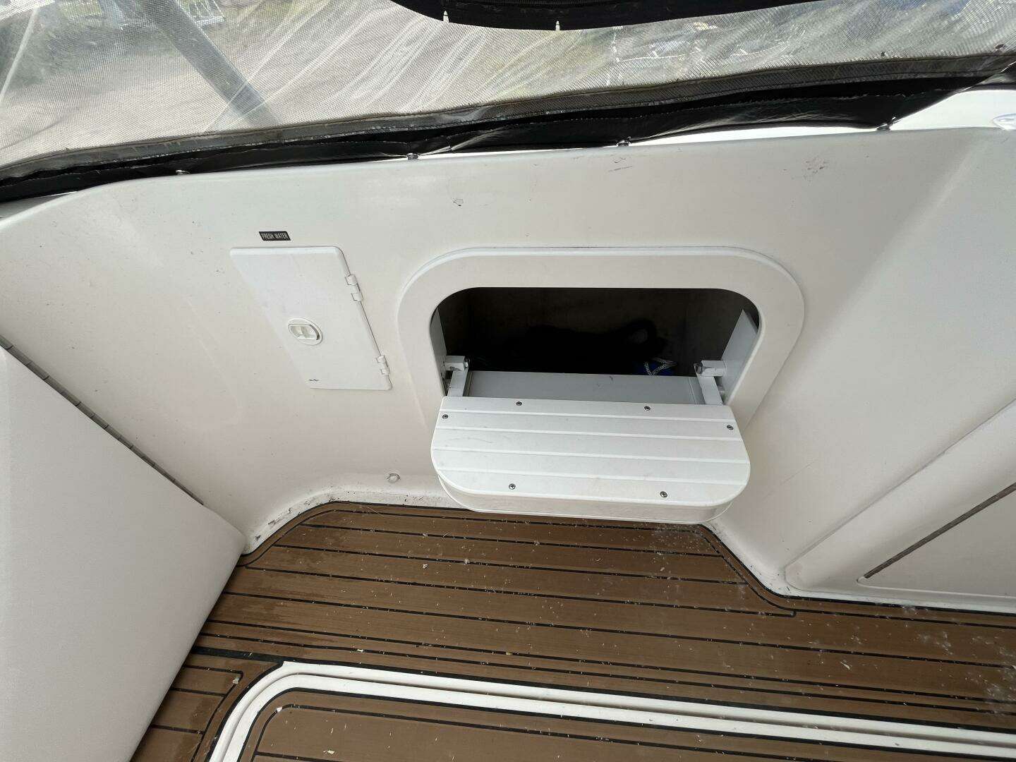 1999 Sea Ray 400 Sundancer - Image 17