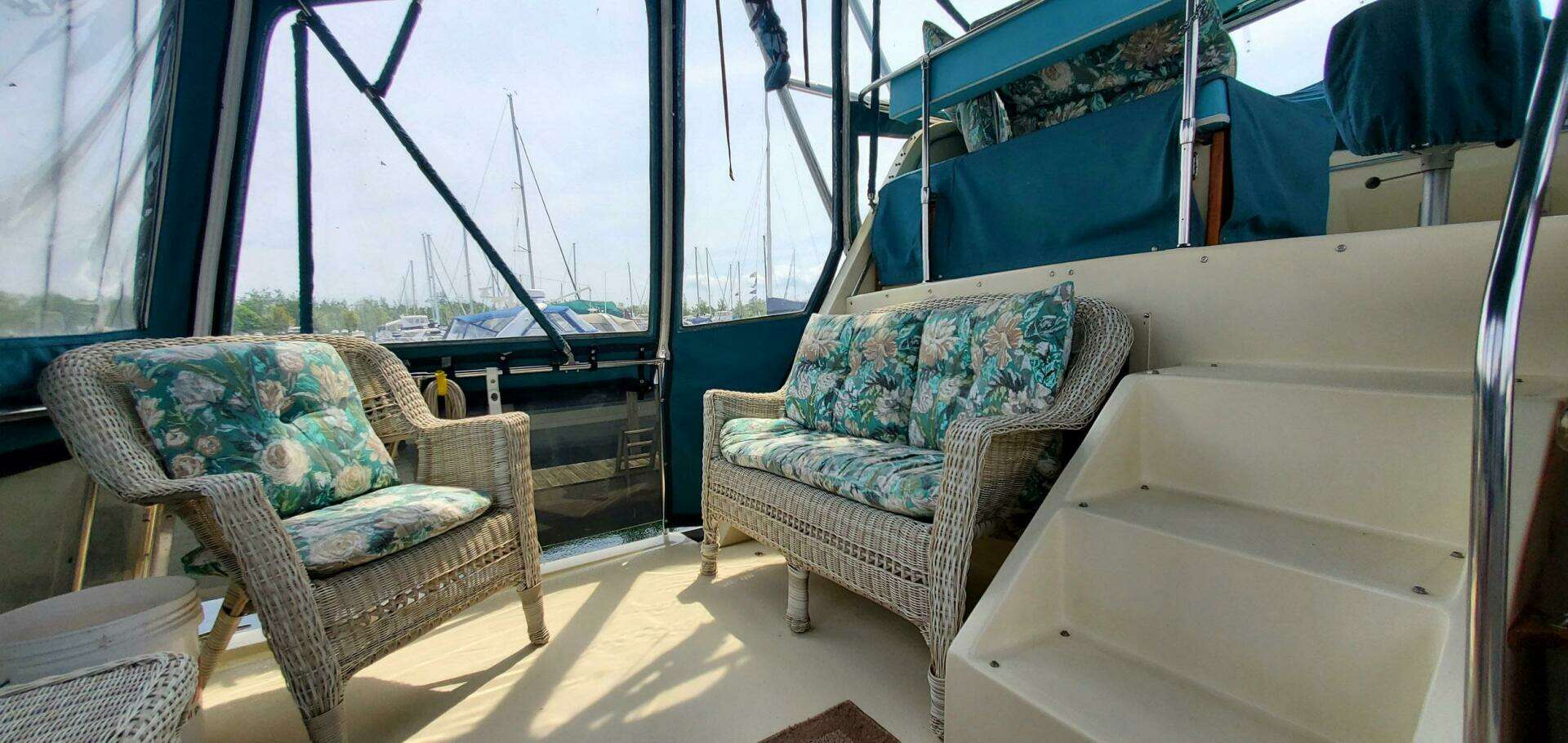 1987 Chris-Craft 362 Catalina - Image 6