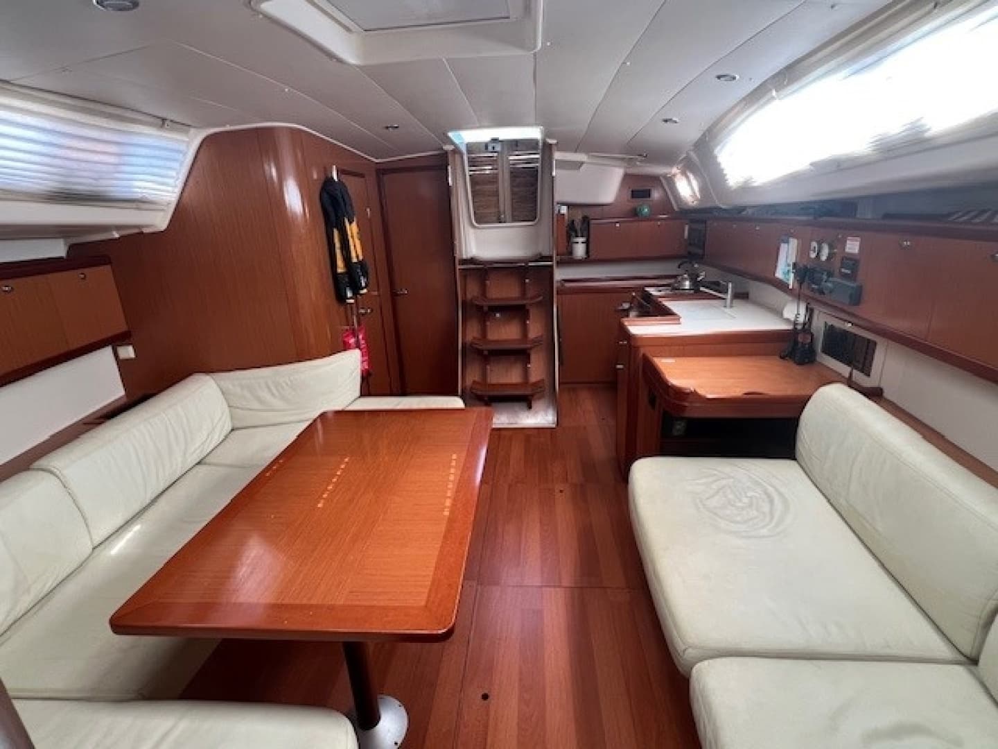 2009 Beneteau Oceanis 43 - Image 21