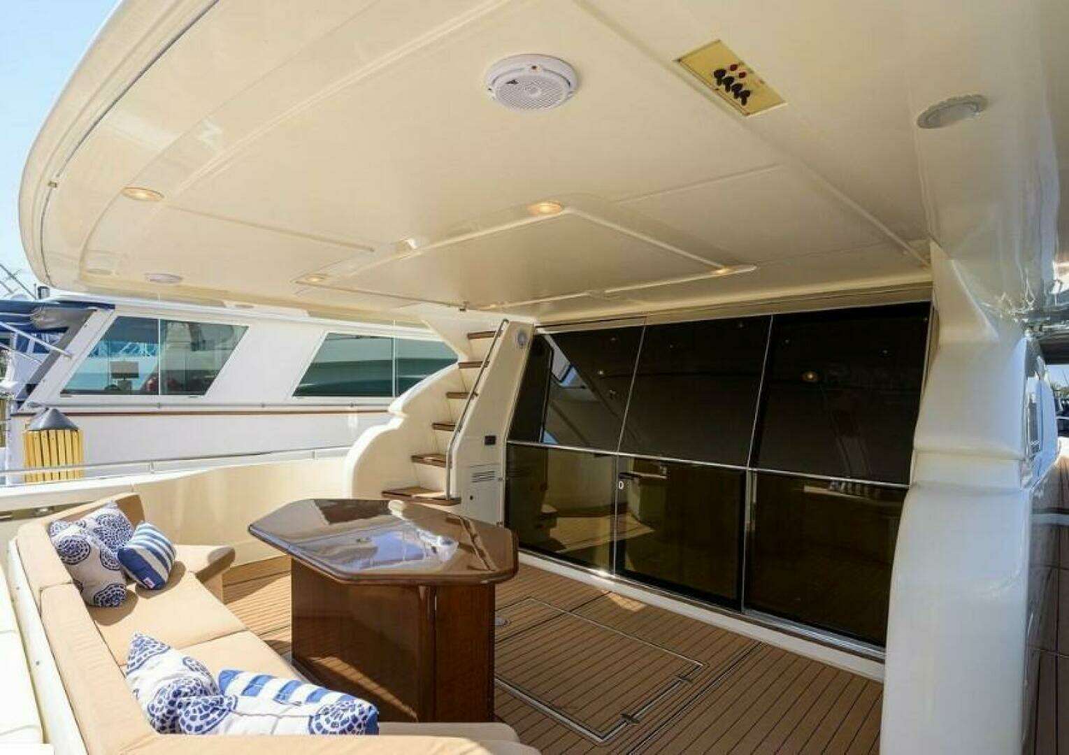 2000 Ferretti Yachts 72 Motoryacht - Image 4