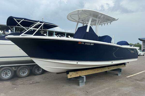 2017 Sea Hunt 235 Ultra SE - Image 1