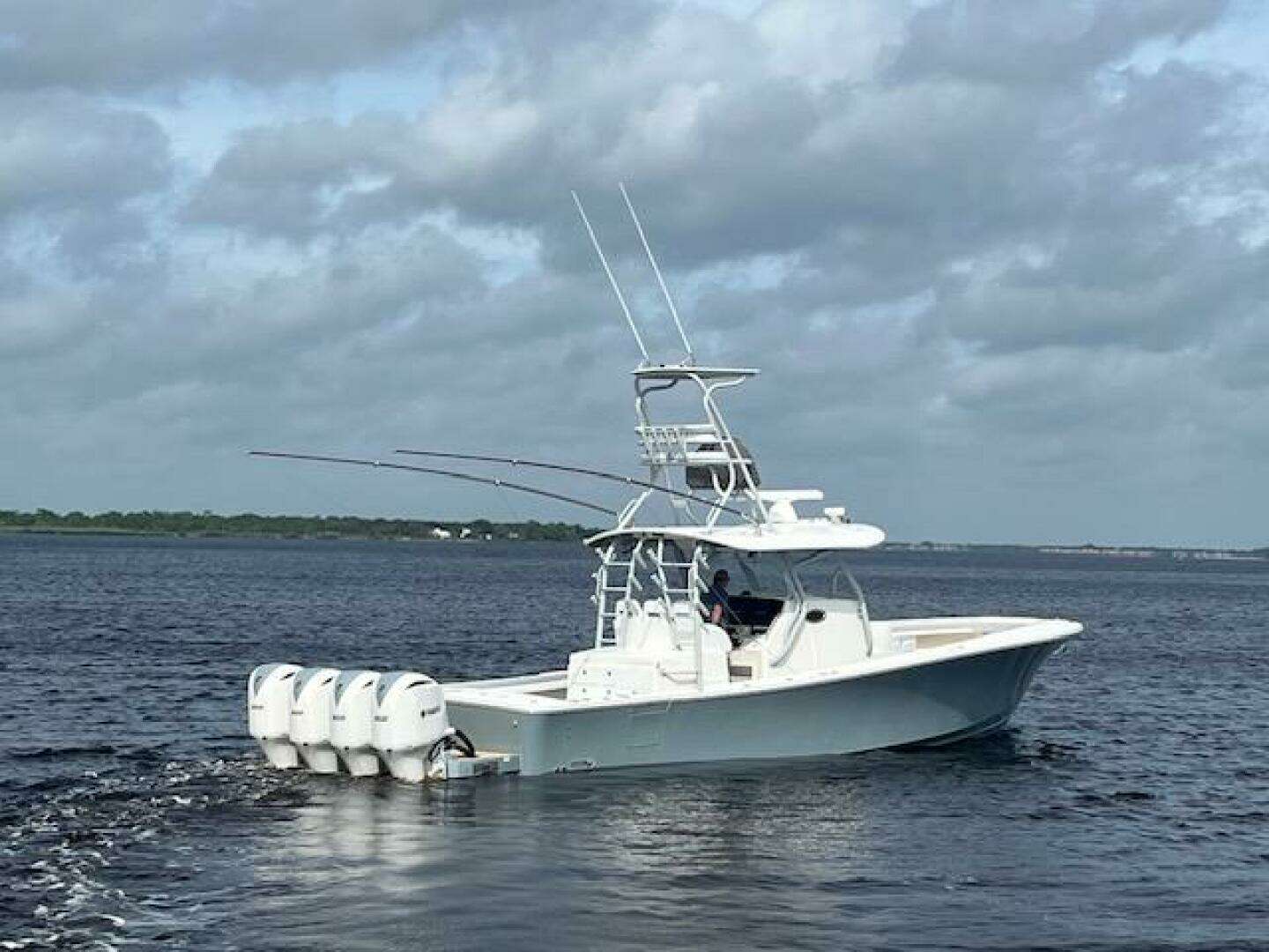 2018 Regulator 41 - Image 3