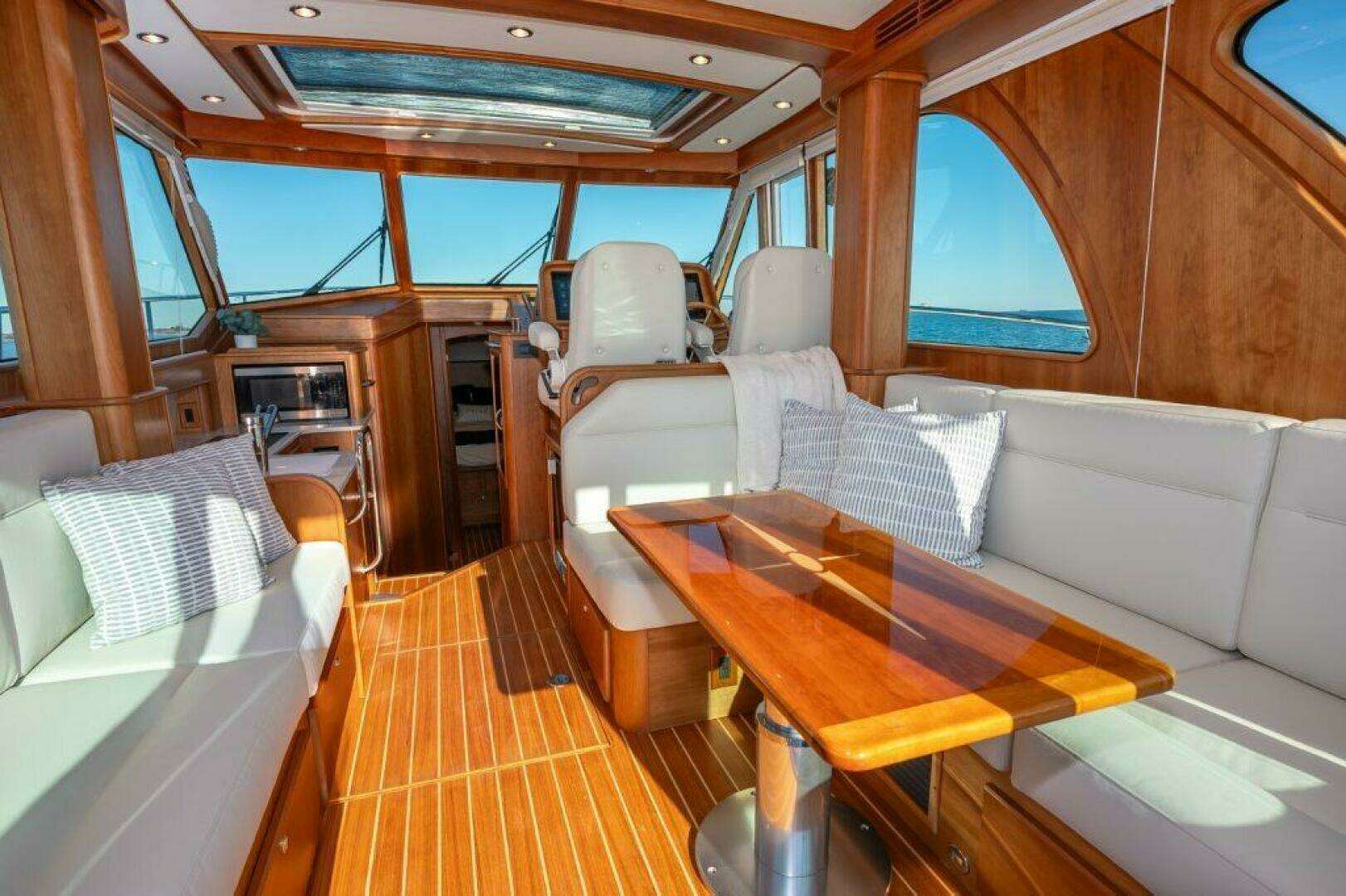 2024 Sabre 43  Salon Express - Image 18