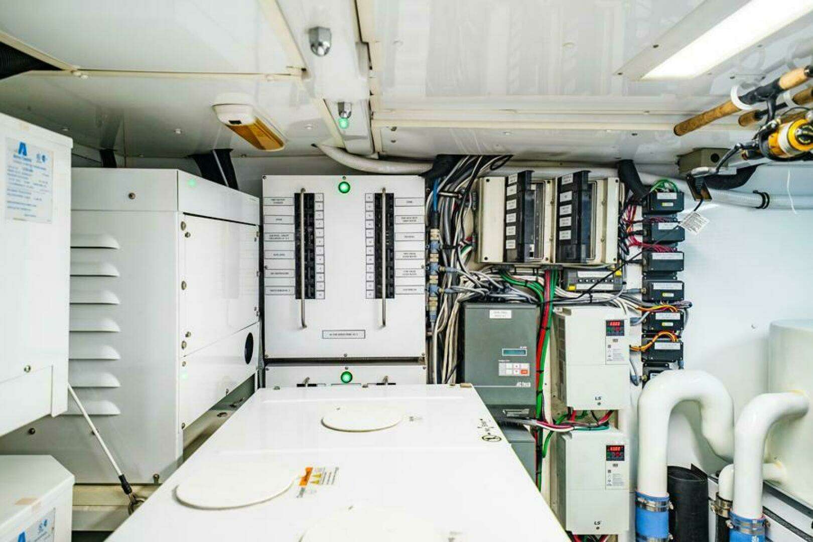 1995 Hatteras Flybridge Motor Yacht - Image 103