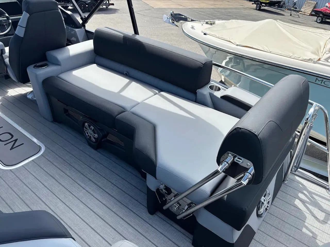 2025 Avalon Catalina Platinum Quad Lounge Shift 2785 - 17