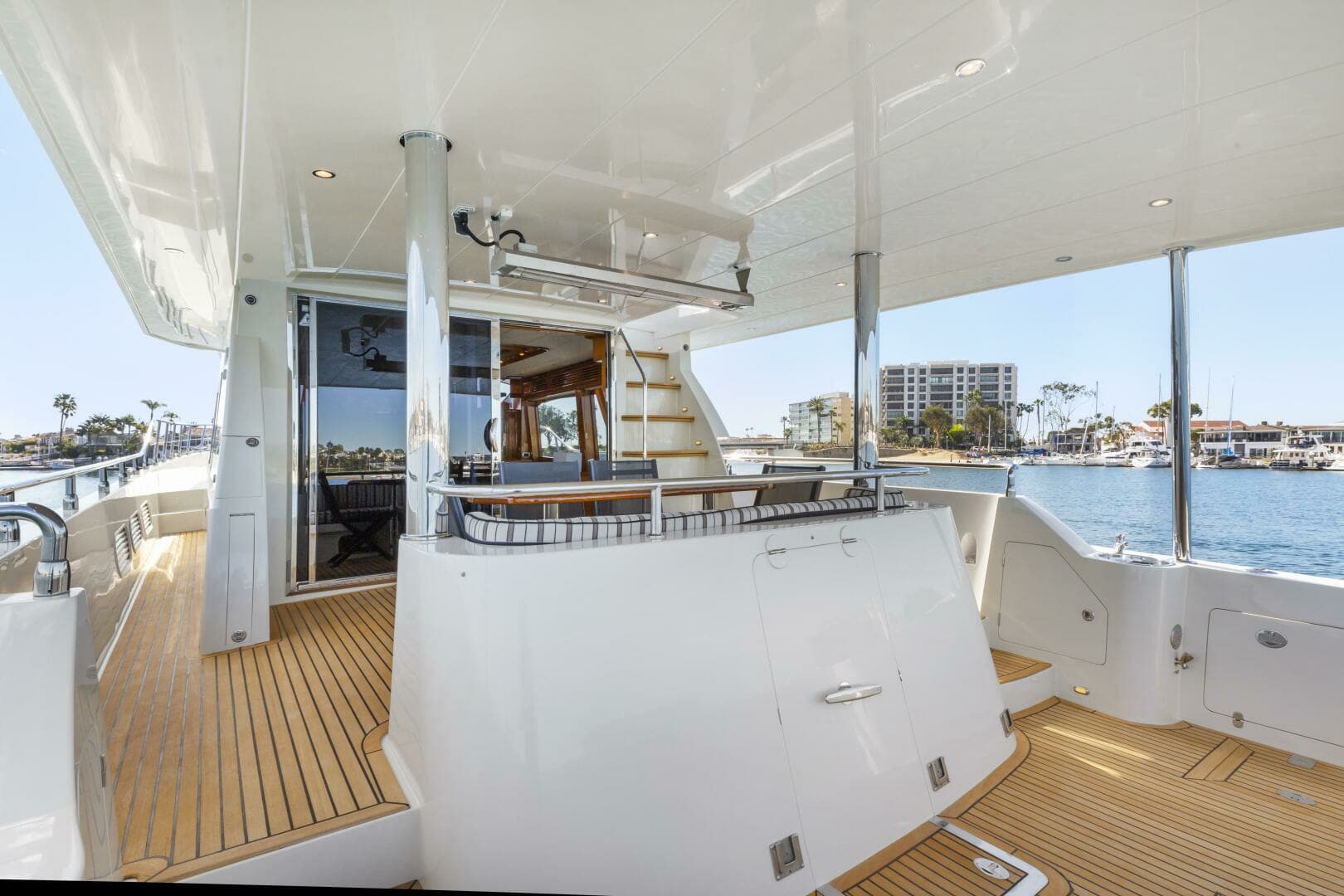2007 Hampton Cockpit Motoryacht - Image 31