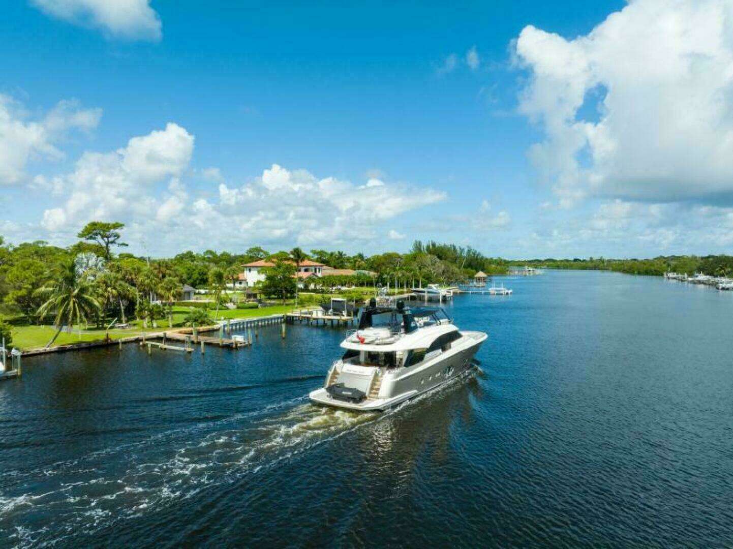 2015 Monte Carlo Yachts MCY86 - Image 11