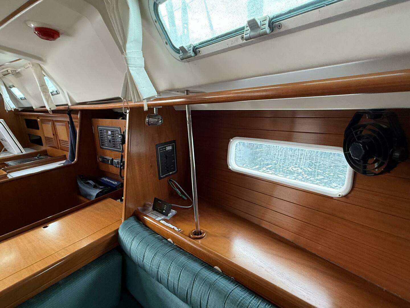 2000 Beneteau 361 - Image 13