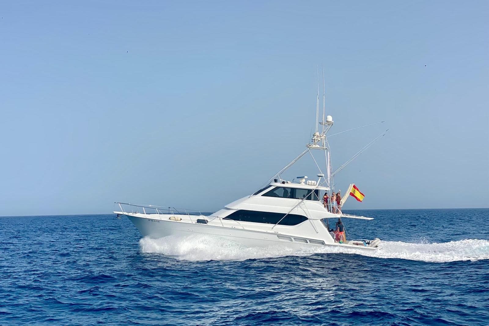 2001 Hatteras 70 Convertible - 2