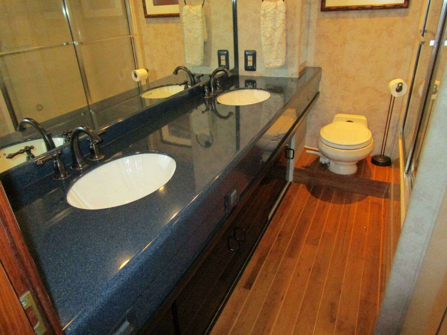 1990 Viking Cockpit Motor Yacht - Image 25