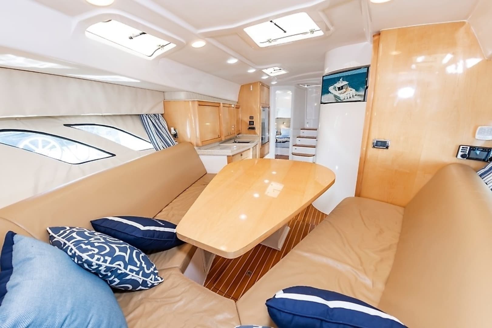 2010 Intrepid 475 Sport Yacht - Image 31