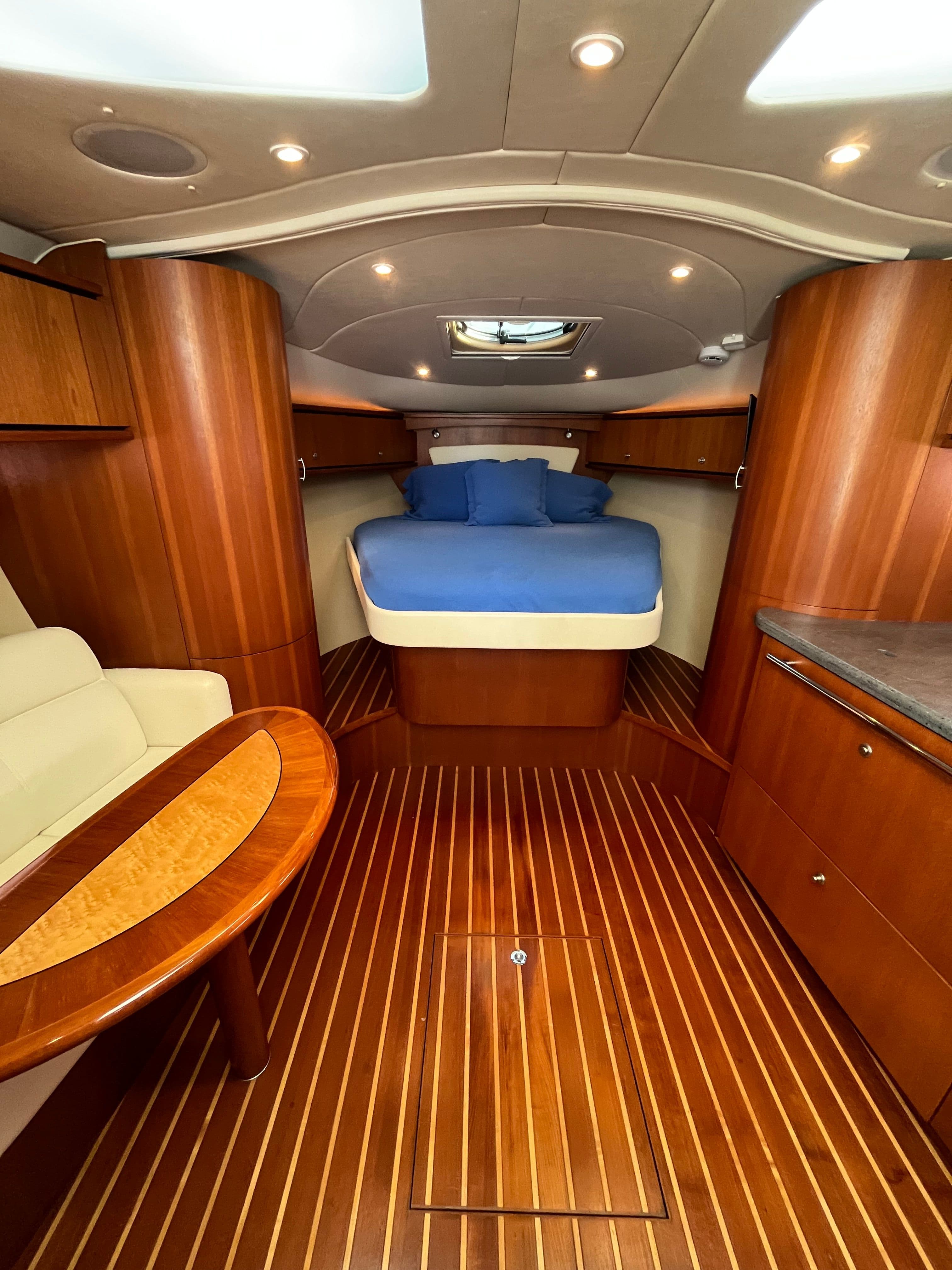 2009 Tiara Yachts 3500 Sovran - 59