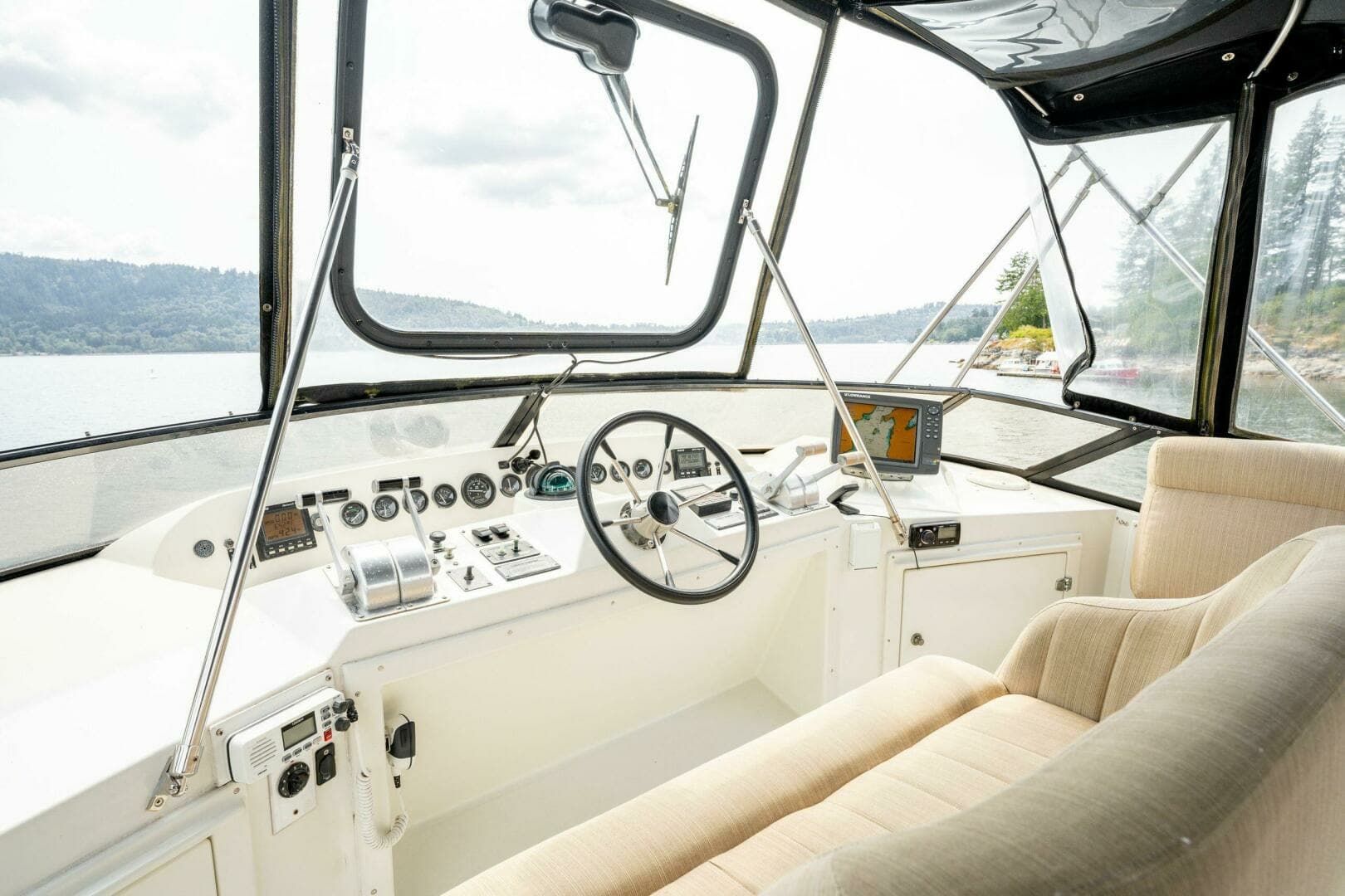 1997 Navigator Sundance 5600 - Image 50