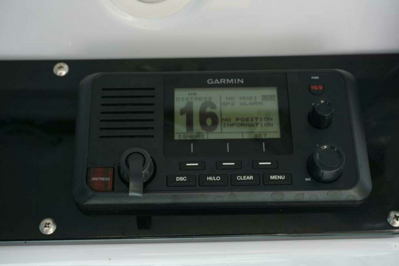 2022 Everglades 253 Center Console - Image 14