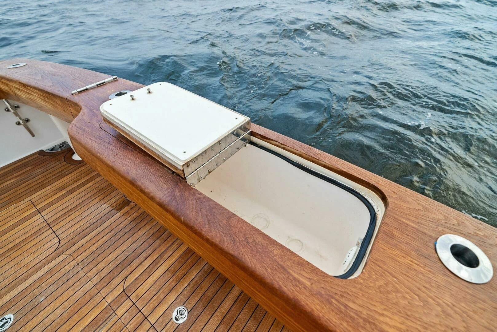 2006 Viking 61 Convertible - Image 54