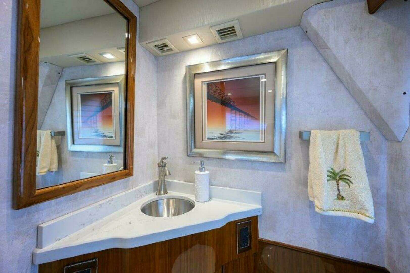 2020 Viking 72 Convertible - Image 12