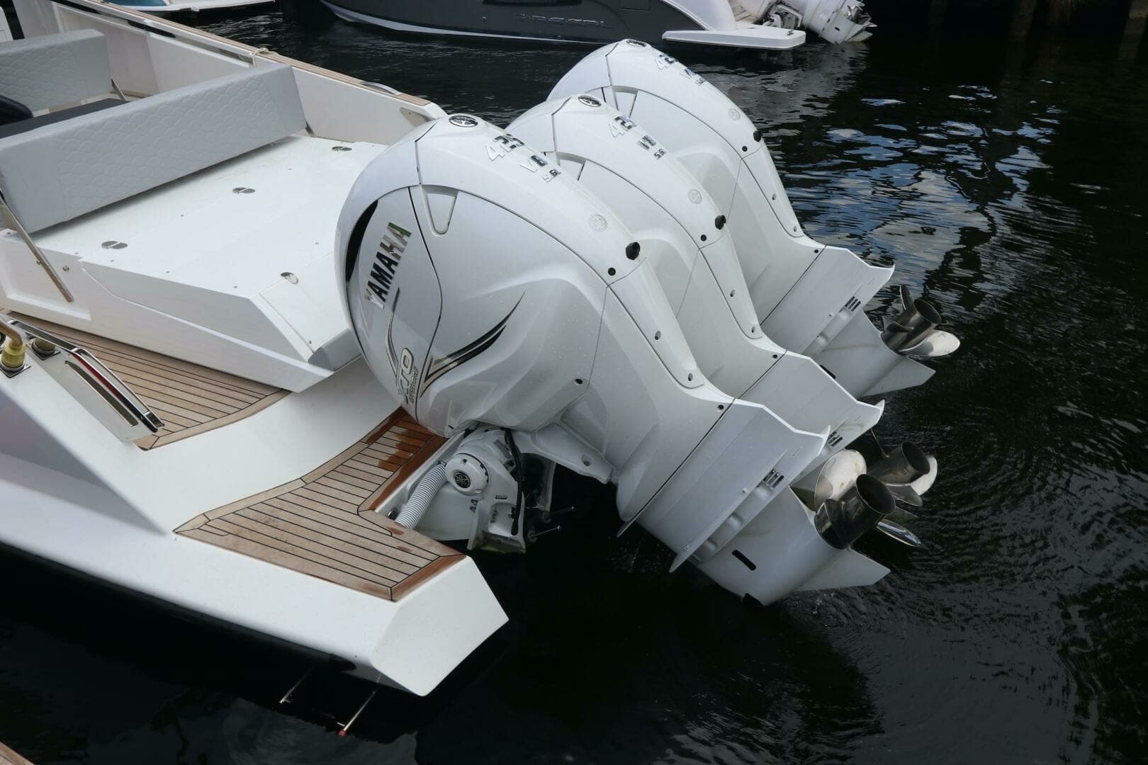 2024 Astondoa 377 Coupe Outboard - Image 34
