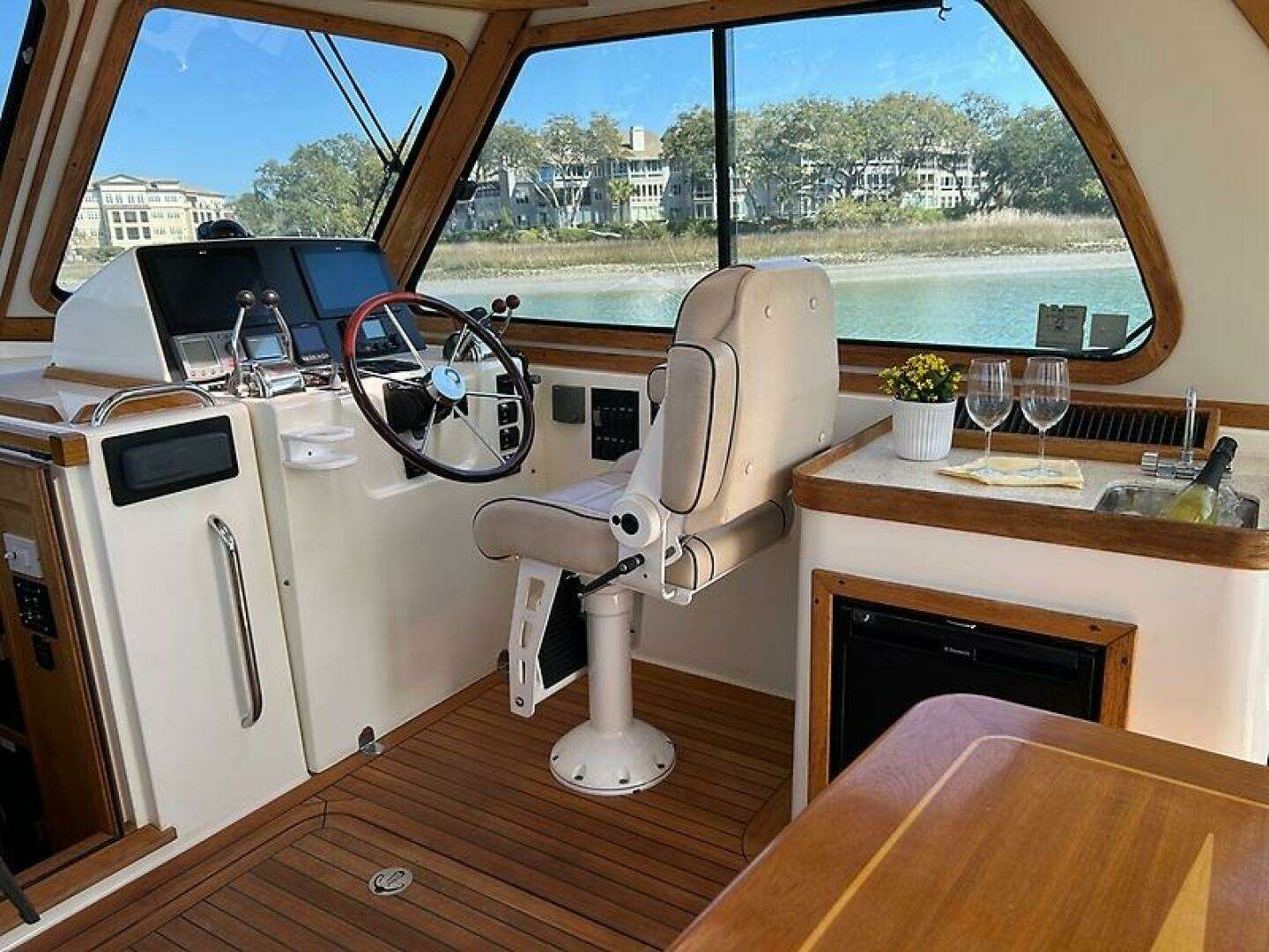 2004 Sabre 42 Express - Image 33